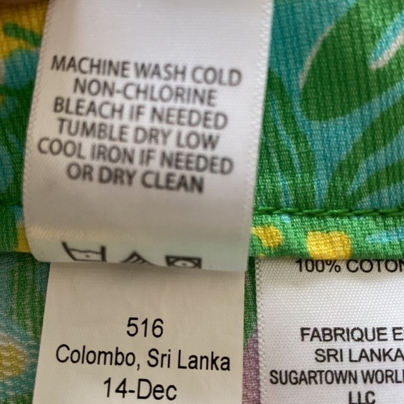 Lilly Pulitzer Deenie shorts Green Blue 100% Cotton back zip size 00
C - Picture 7 of 10